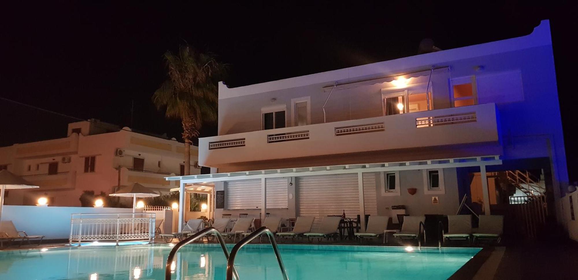 Dinos Pool Apartment *